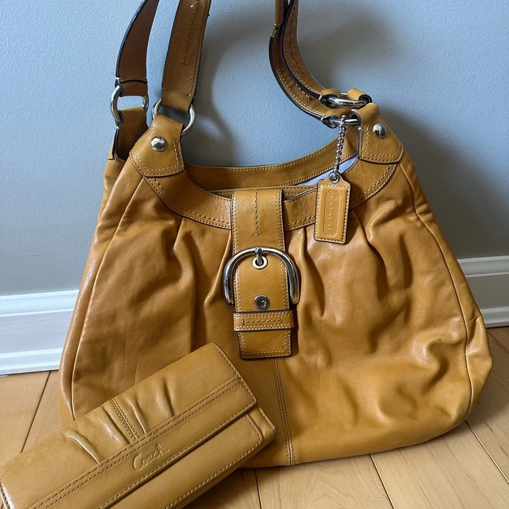 Coach Camel Leather Shoulder Bag and Wallet - Picture 1 of 10